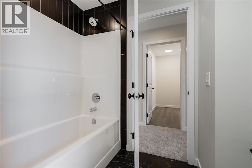 533 Sawgrass Green NW, Airdrie, Alberta  T4B 5V2 - Photo 28 - A2326888