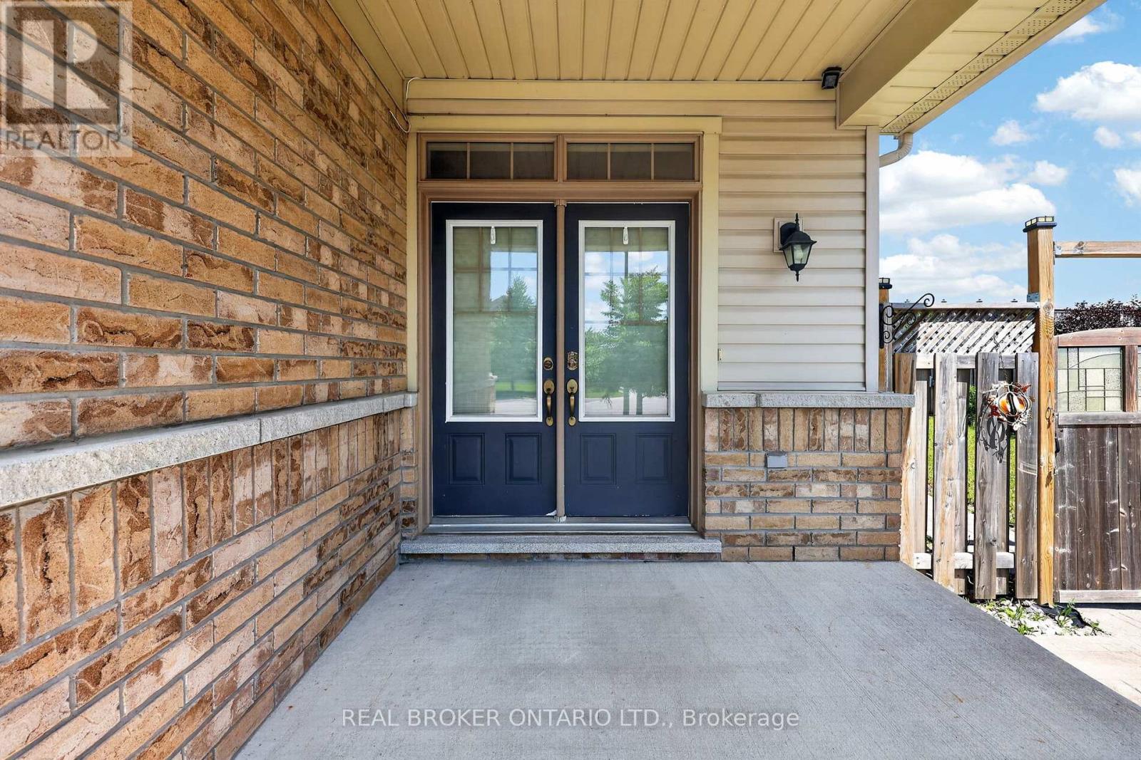 44 Pearcey Crescent, Barrie, Ontario  L4N 6R8 - Photo 4 - S13530566