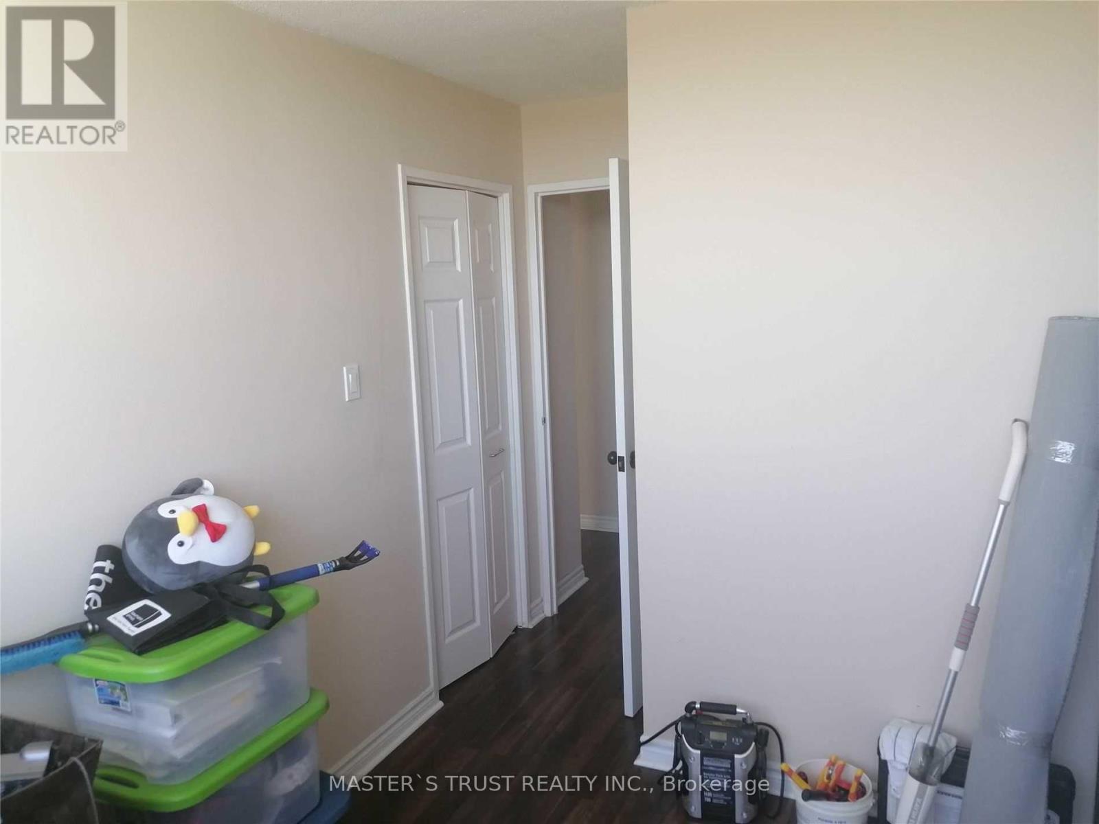 1210 - 530 Lolita Gardens, Mississauga, Ontario  L5A 3T2 - Photo 3 - W13530540