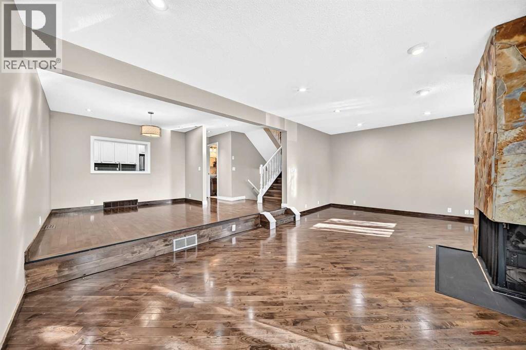 25, 448 Strathcona Drive SW, Calgary, Alberta  T5H 1M3 - Photo 8 - A2326849