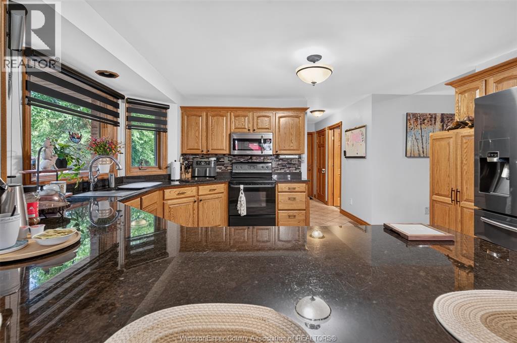 4160 Baseline, Windsor, Ontario  N9A 6T3 - Photo 19 - 26015337
