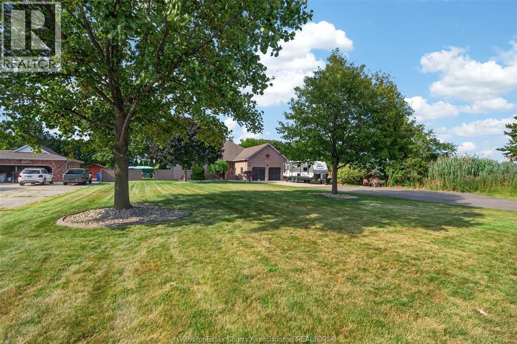 4160 Baseline, Windsor, Ontario  N9A 6T3 - Photo 2 - 26015337