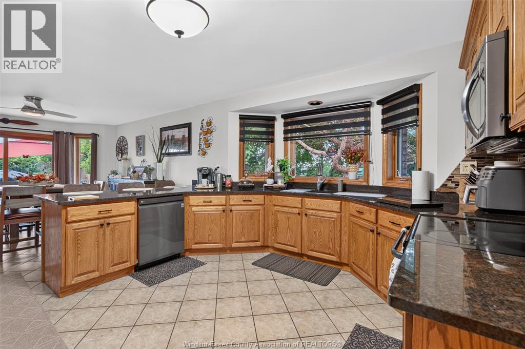 4160 Baseline, Windsor, Ontario  N9A 6T3 - Photo 23 - 26015337