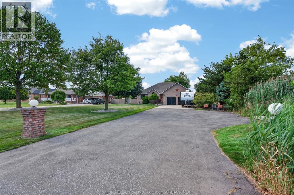 4160 Baseline, Windsor, Ontario  N9A 6T3 - Photo 4 - 26015337