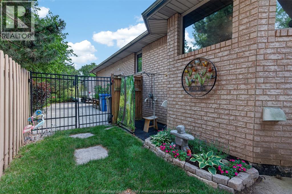 4160 Baseline, Windsor, Ontario  N9A 6T3 - Photo 8 - 26015337