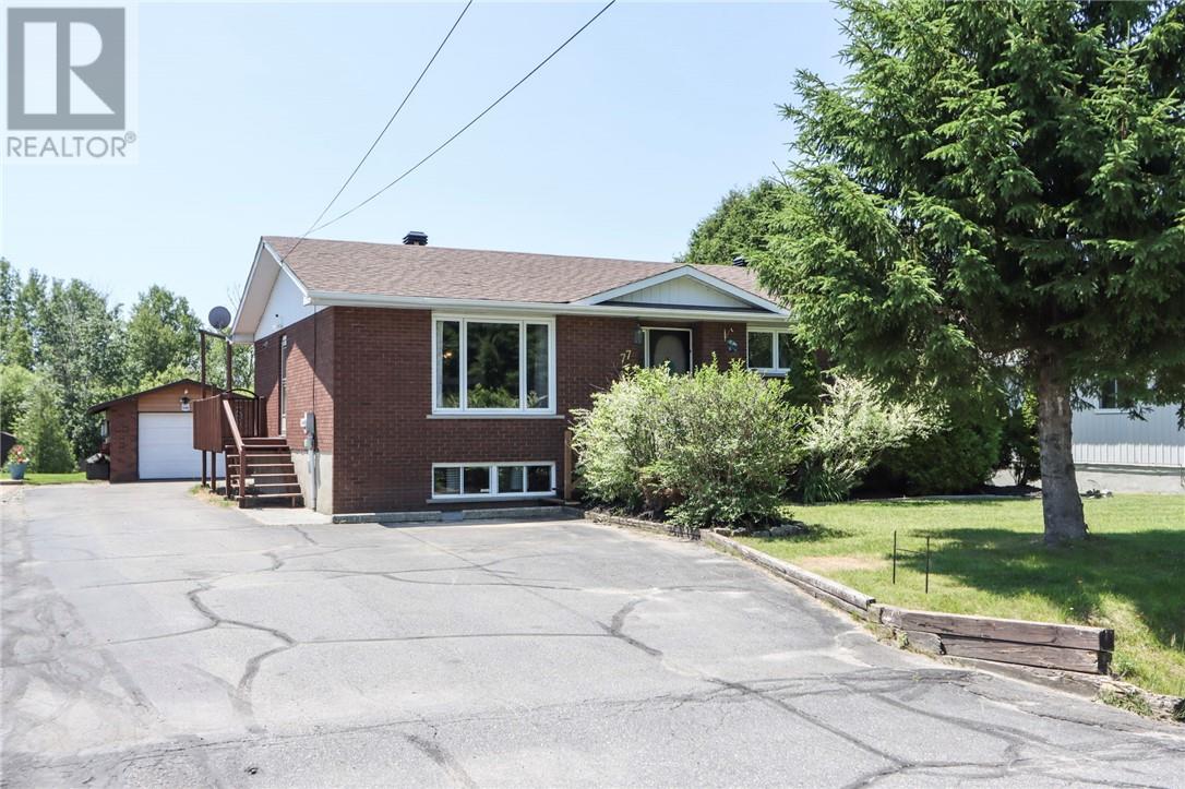 77 Sunderland Road, Garson, Ontario  P3L 1M8 - Photo 1 - 2128997