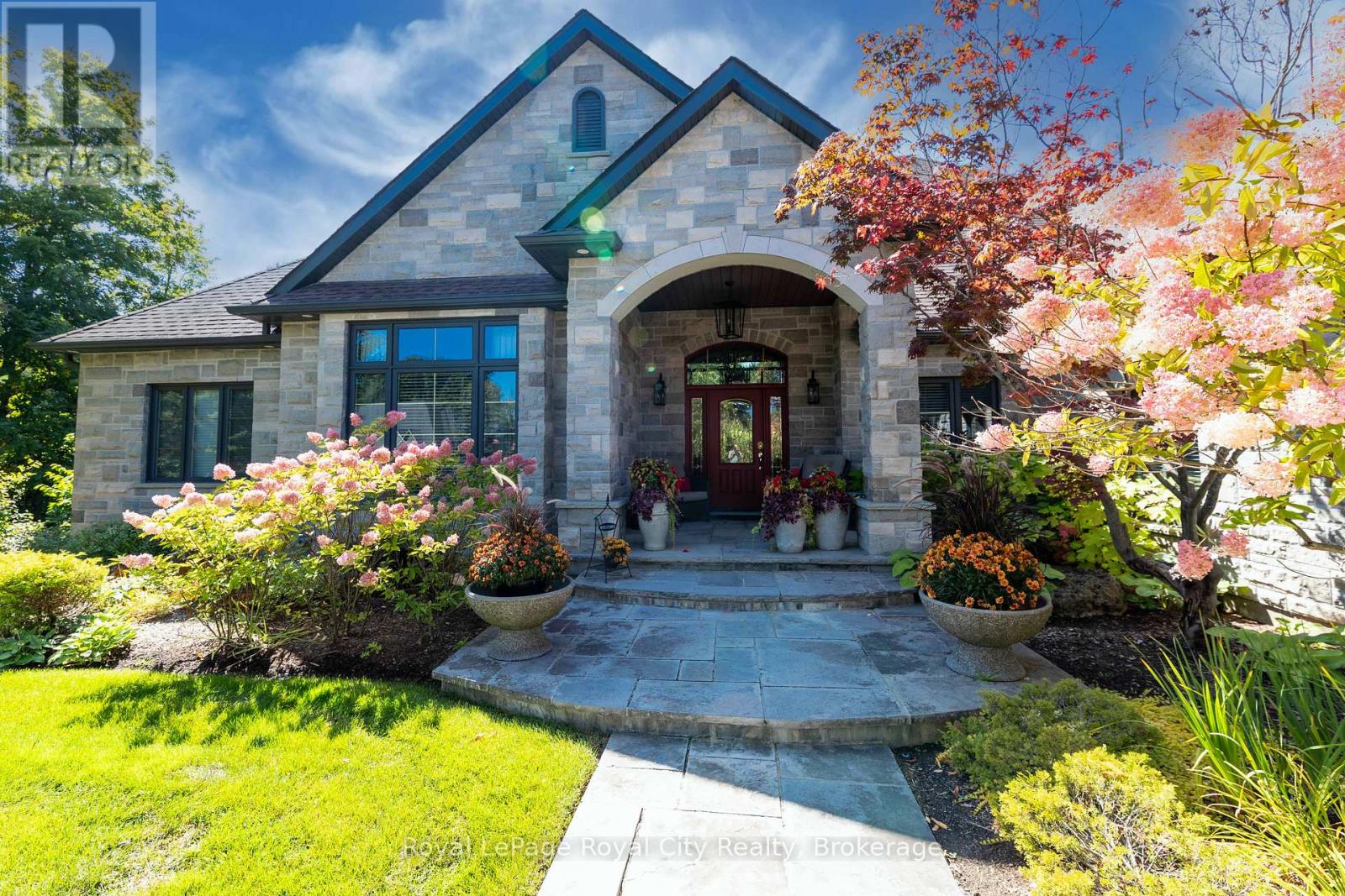 38 CARRIAGE LANE, Puslinch, Ontario