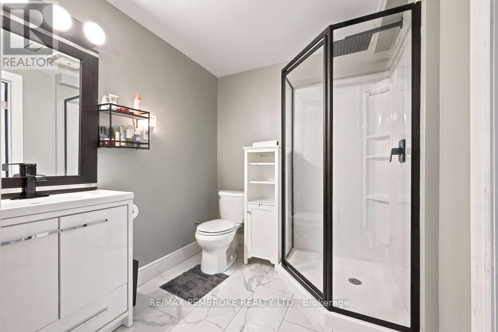9 James Street, Petawawa, Ontario  K8H 3B4 - Photo 12 - X13530674