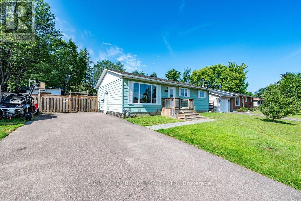 9 James Street, Petawawa, Ontario K8H 3B4 - Photo 3 - X13530674