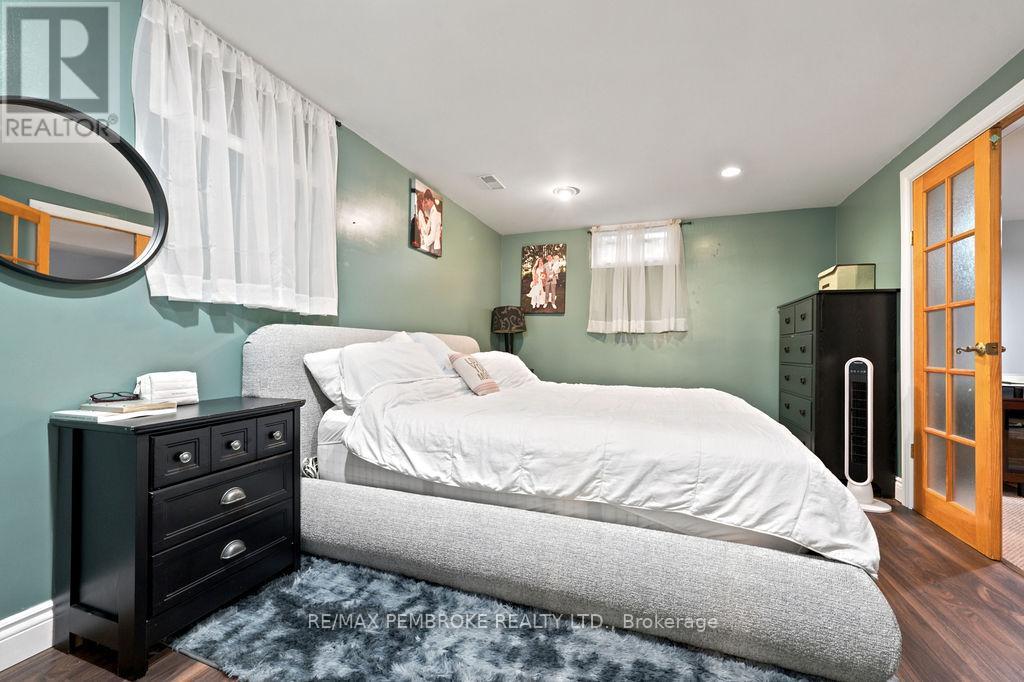 9 James Street, Petawawa, Ontario K8H 3B4 - Photo 5 - X13530674