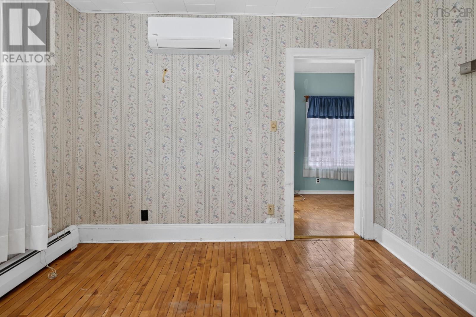 300 Lake Road, Glace Bay, Nova Scotia  B1A 2H1 - Photo 18 - 202616423
