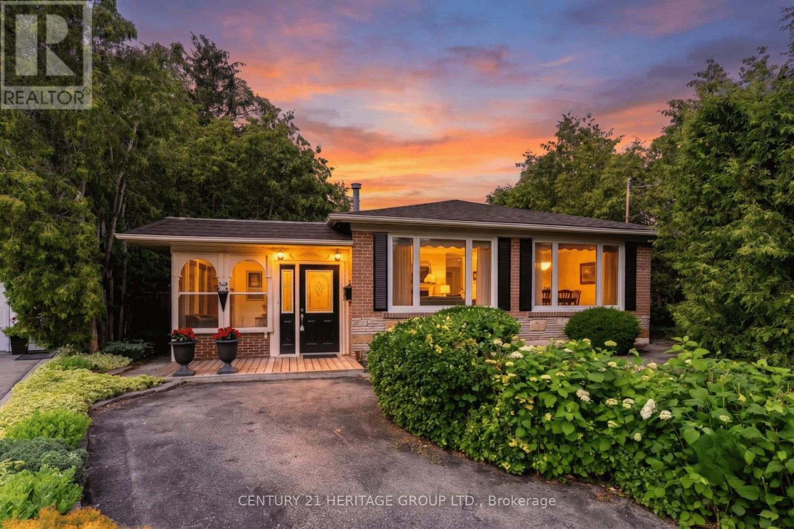 129 BOLTON AVENUE, Newmarket, Ontario