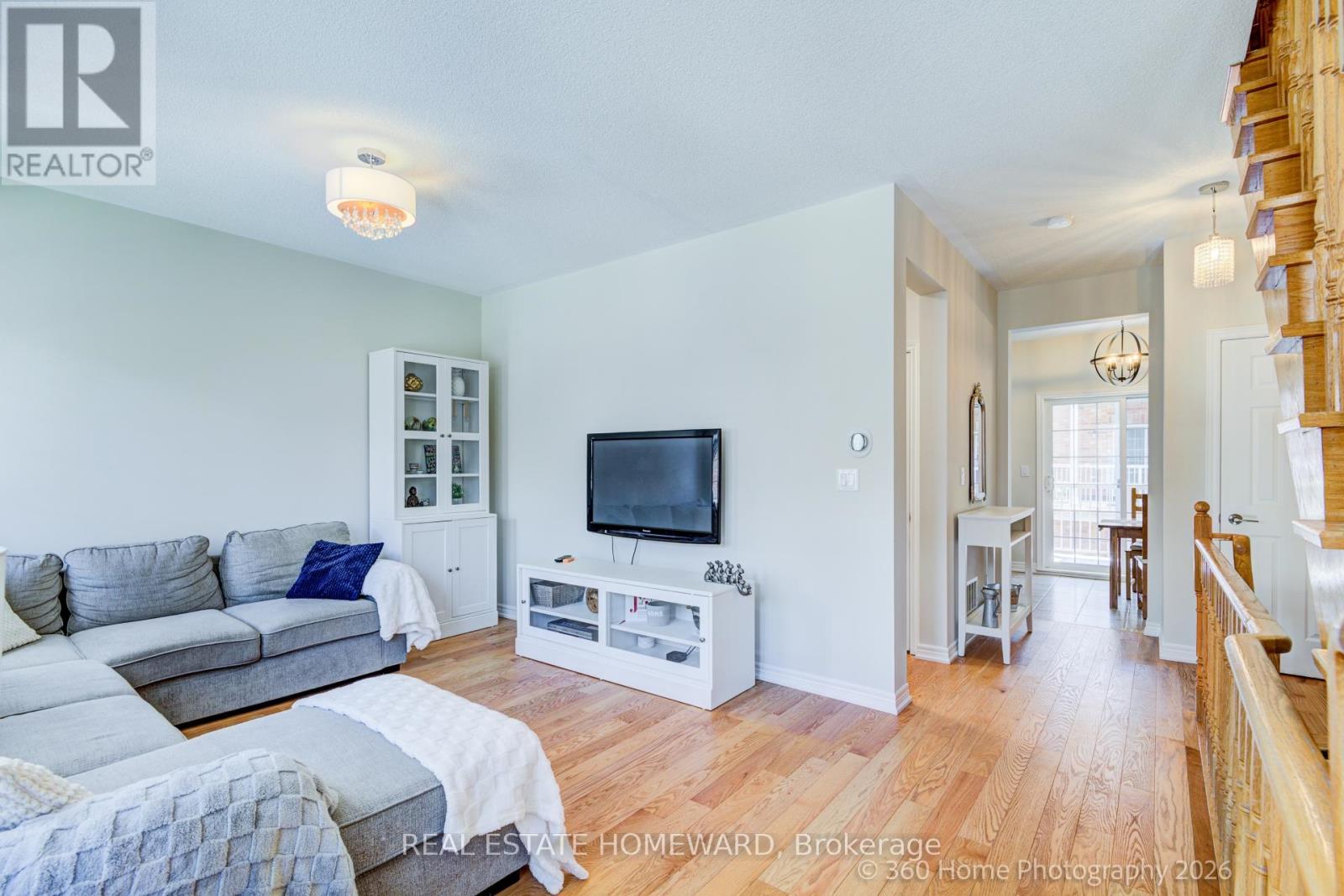 28 Carnahan Terrace, Toronto, Ontario  M4E 0B2 - Photo 4 - E13482328
