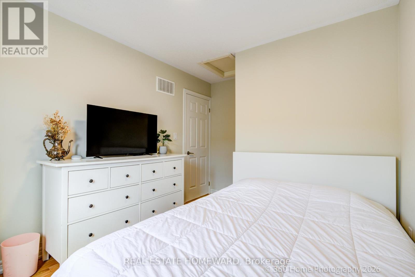 28 Carnahan Terrace, Toronto, Ontario  M4E 0B2 - Photo 20 - E13482328
