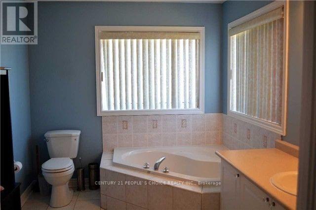 Upper - 223 Van Scott Drive, Brampton, Ontario  L1X 0B1 - Photo 5 - W13527600