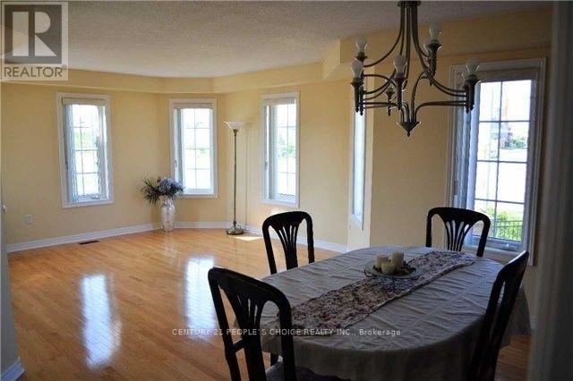 Upper - 223 Van Scott Drive, Brampton, Ontario  L1X 0B1 - Photo 3 - W13527600