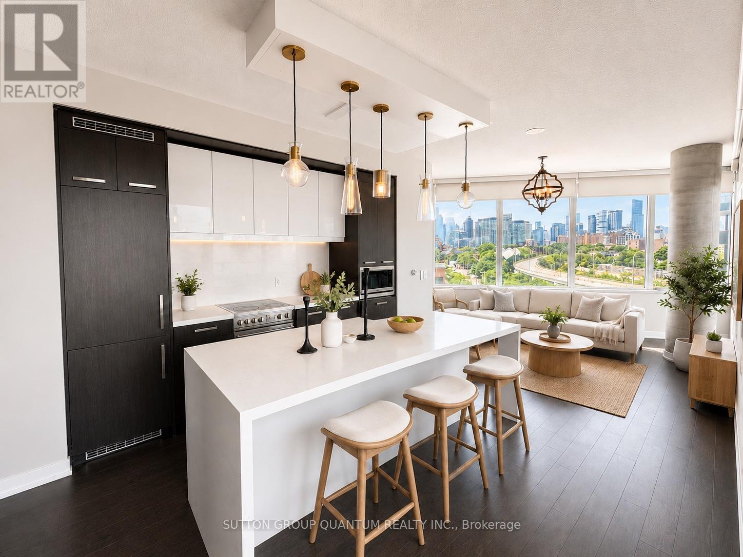 <div class="slider-price">$699,998</div><p>N505 - 120 Bayview Avenue, Toronto, Ontario</p>
