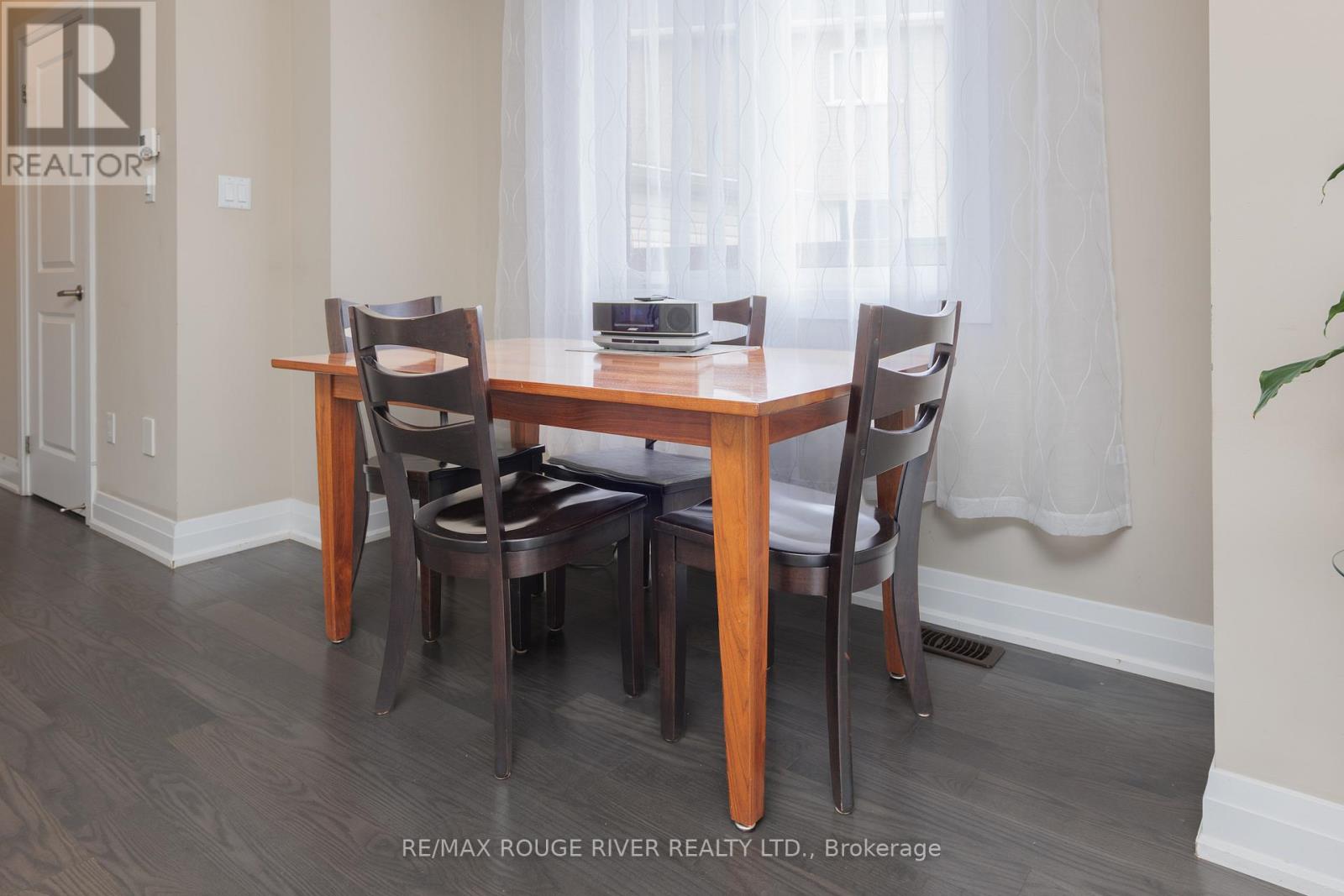 453 Mahogany Court, Pickering, Ontario  L1X 0A2 - Photo 13 - E13530688