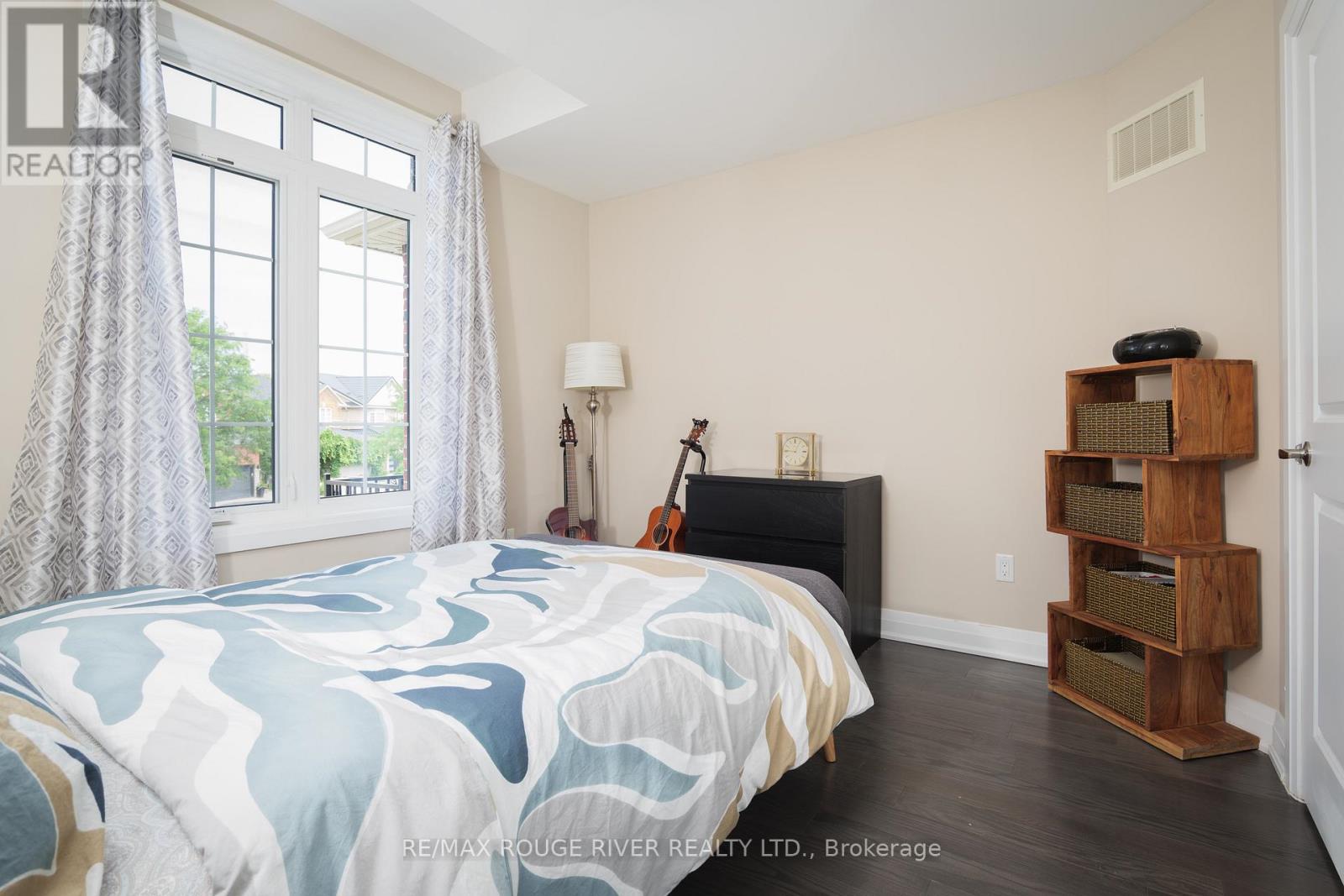 453 Mahogany Court, Pickering, Ontario  L1X 0A2 - Photo 17 - E13530688