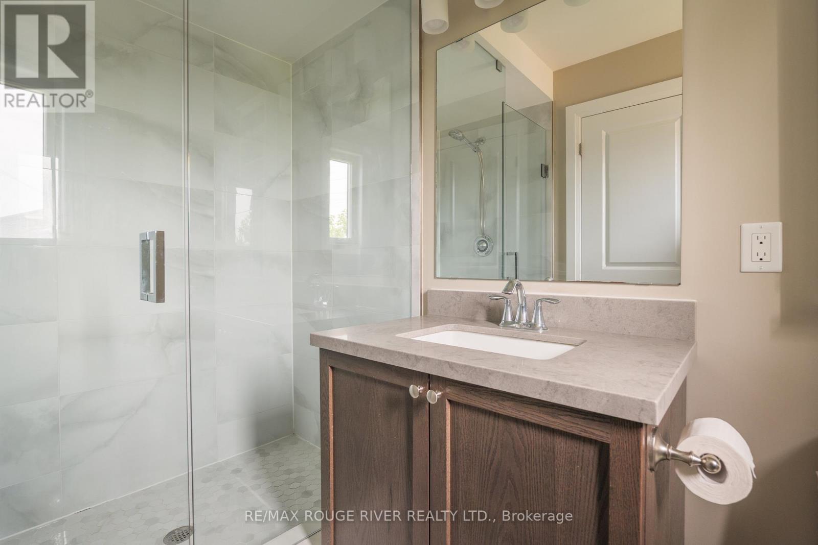 453 Mahogany Court, Pickering, Ontario  L1X 0A2 - Photo 20 - E13530688