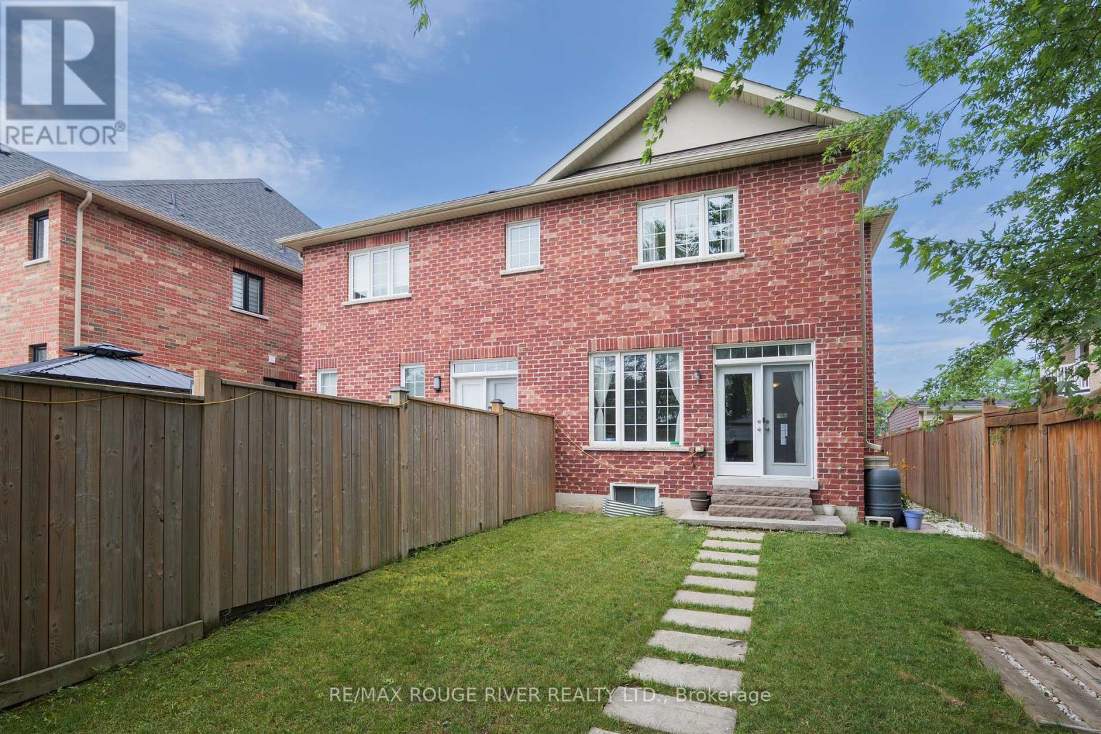 453 Mahogany Court, Pickering, Ontario  L1X 0A2 - Photo 30 - E13530688