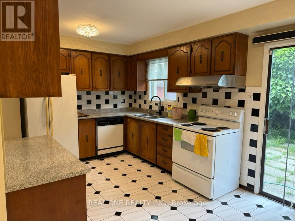 2 Maitland Drive, Markham, Ontario  L3R 4M7 - Photo 6 - N13530570