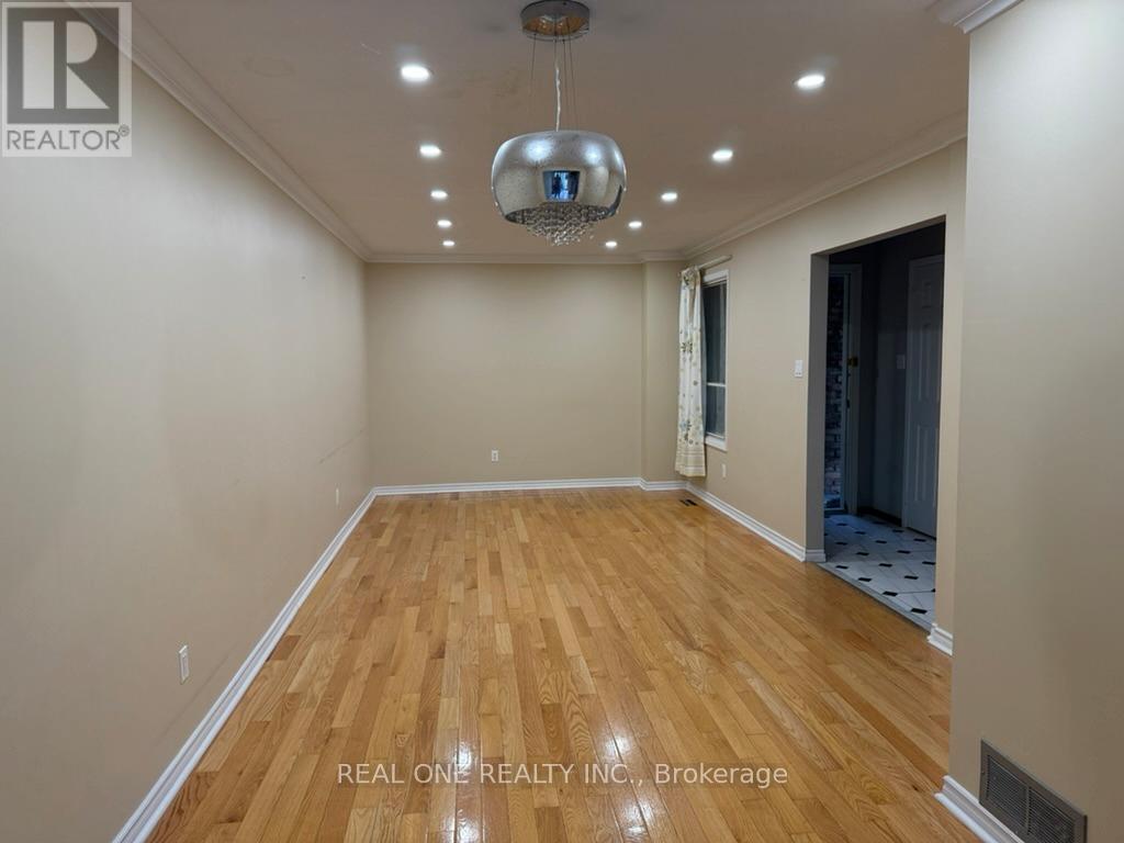 2 Maitland Drive, Markham, Ontario  L3R 4M7 - Photo 7 - N13530570