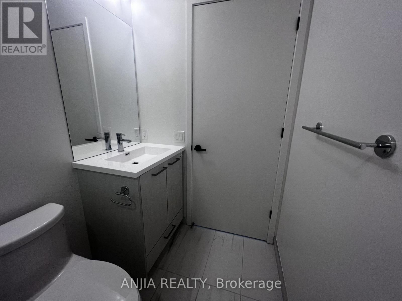 1112 - 28 Interchange Way, Vaughan, Ontario L4K 5Z7 - Photo 12 - N13530604
