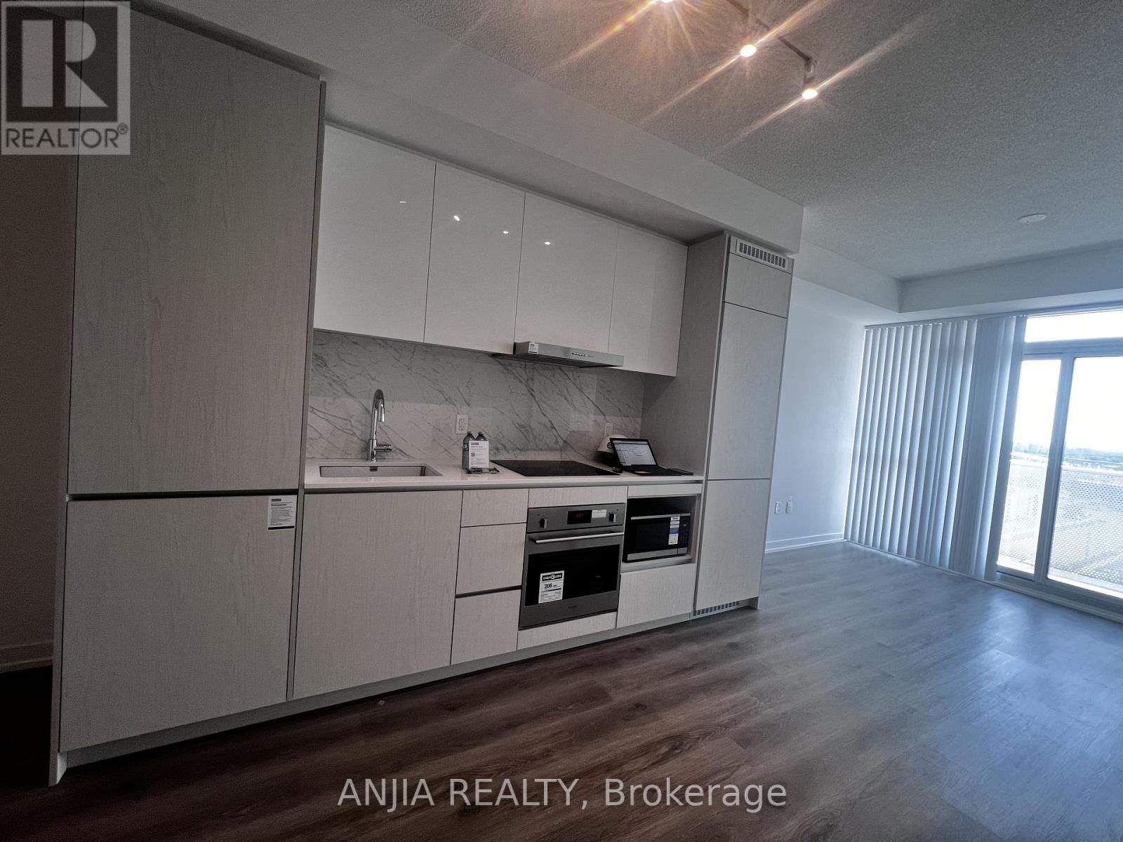 1112 - 28 Interchange Way, Vaughan, Ontario L4K 5Z7 - Photo 36 - N13530604