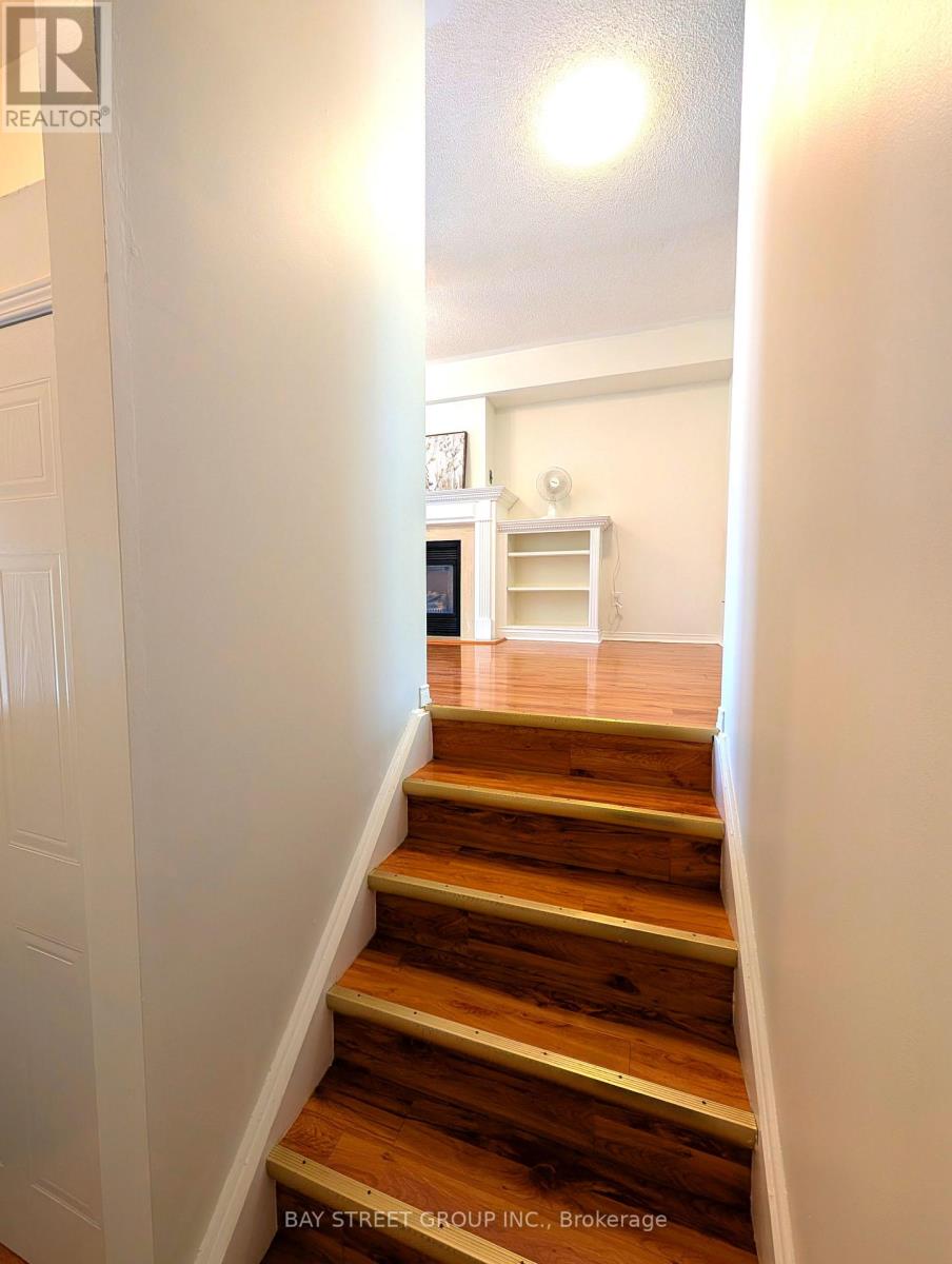 67 Rougehaven Way, Markham, Ontario  L3P 7W5 - Photo 5 - N13530644