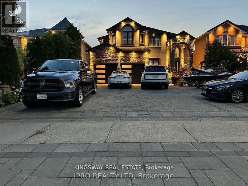 923 Bristol Road W, Mississauga, Ontario  L5V 2N9 - Photo 1 - W13530596