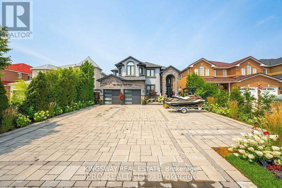 923 Bristol Road W, Mississauga, Ontario  L5V 2N9 - Photo 2 - W13530596