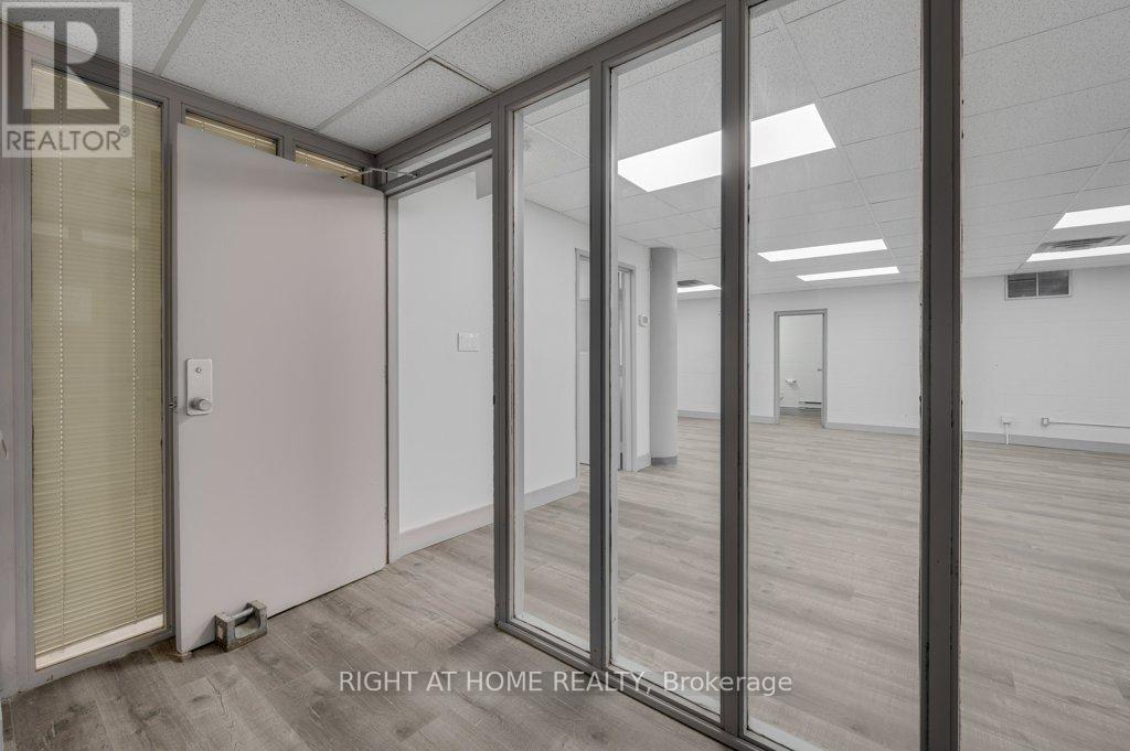 Ground Floor - 916 Gateway Drive, Burlington, Ontario L7L 5K7 - Photo 19 - W13530608