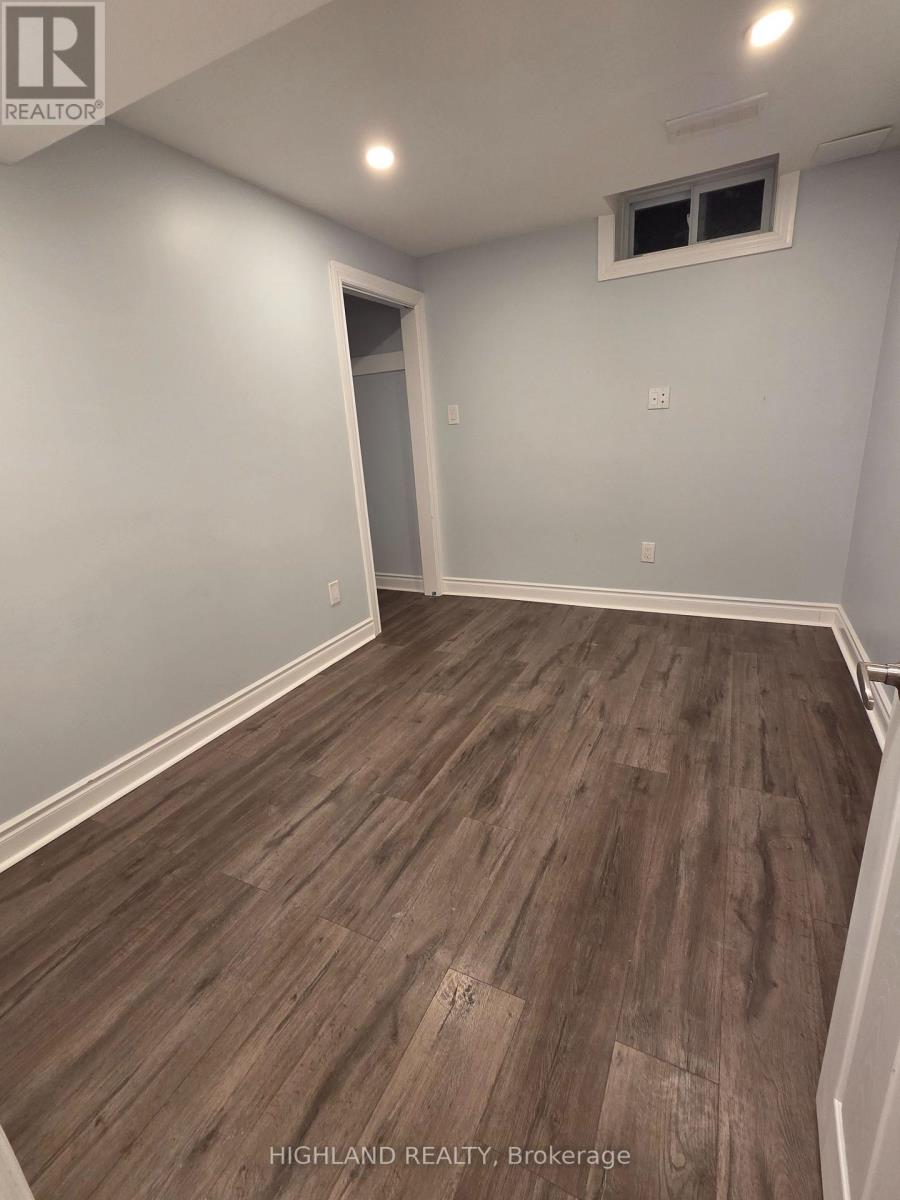 Bsmt - 252 Hickory Circle, Oakville, Ontario  L6H 4V2 - Photo 6 - W13530612