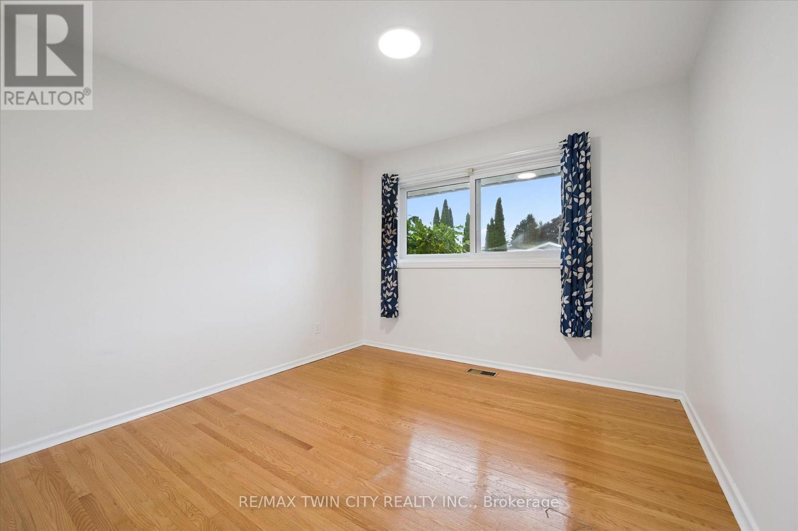 269 Ross Avenue, Kitchener, Ontario N2A 1V7 - Photo 9 - X13530676