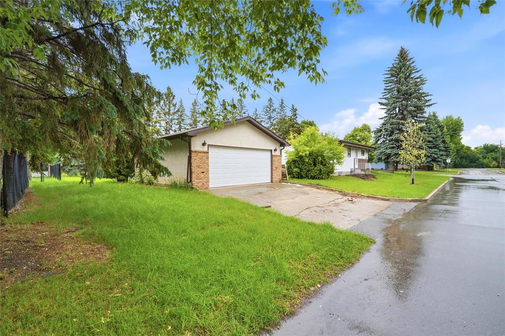 180 Emerson Avenue, Winnipeg, Manitoba  R2G 1E9 - Photo 2 - 202614831