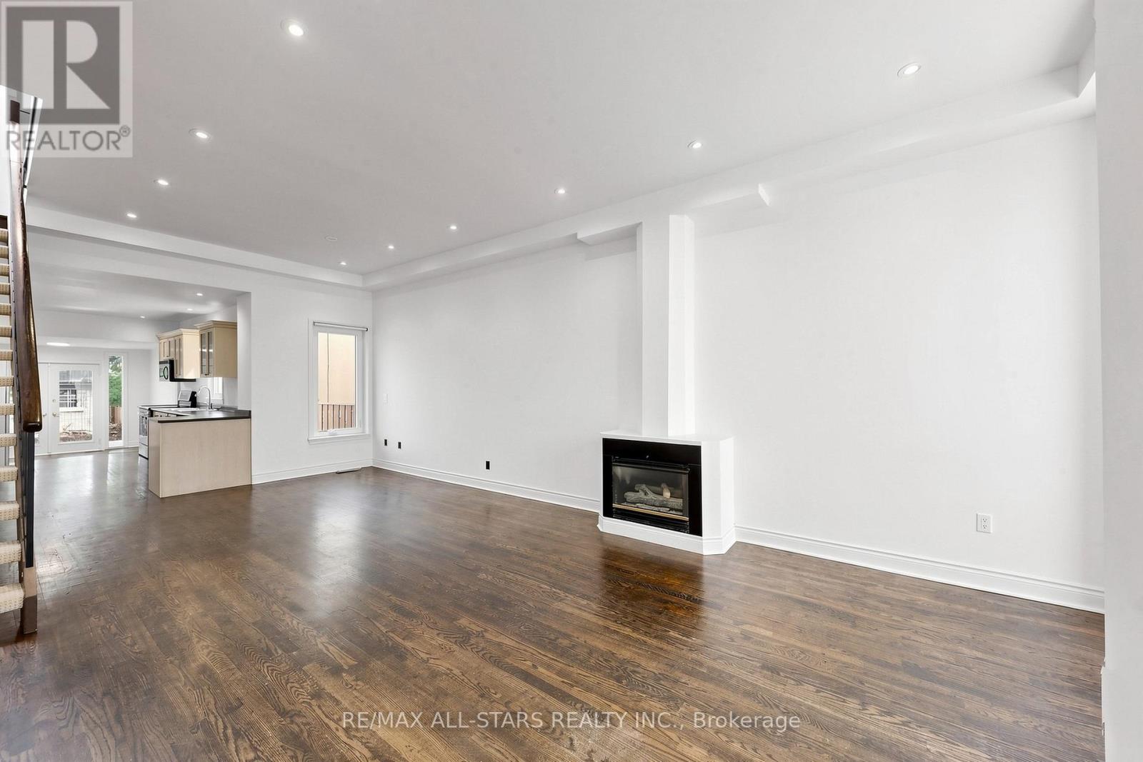 68 Macpherson Avenue, Toronto, Ontario  M5R 1W8 - Photo 4 - C13487144