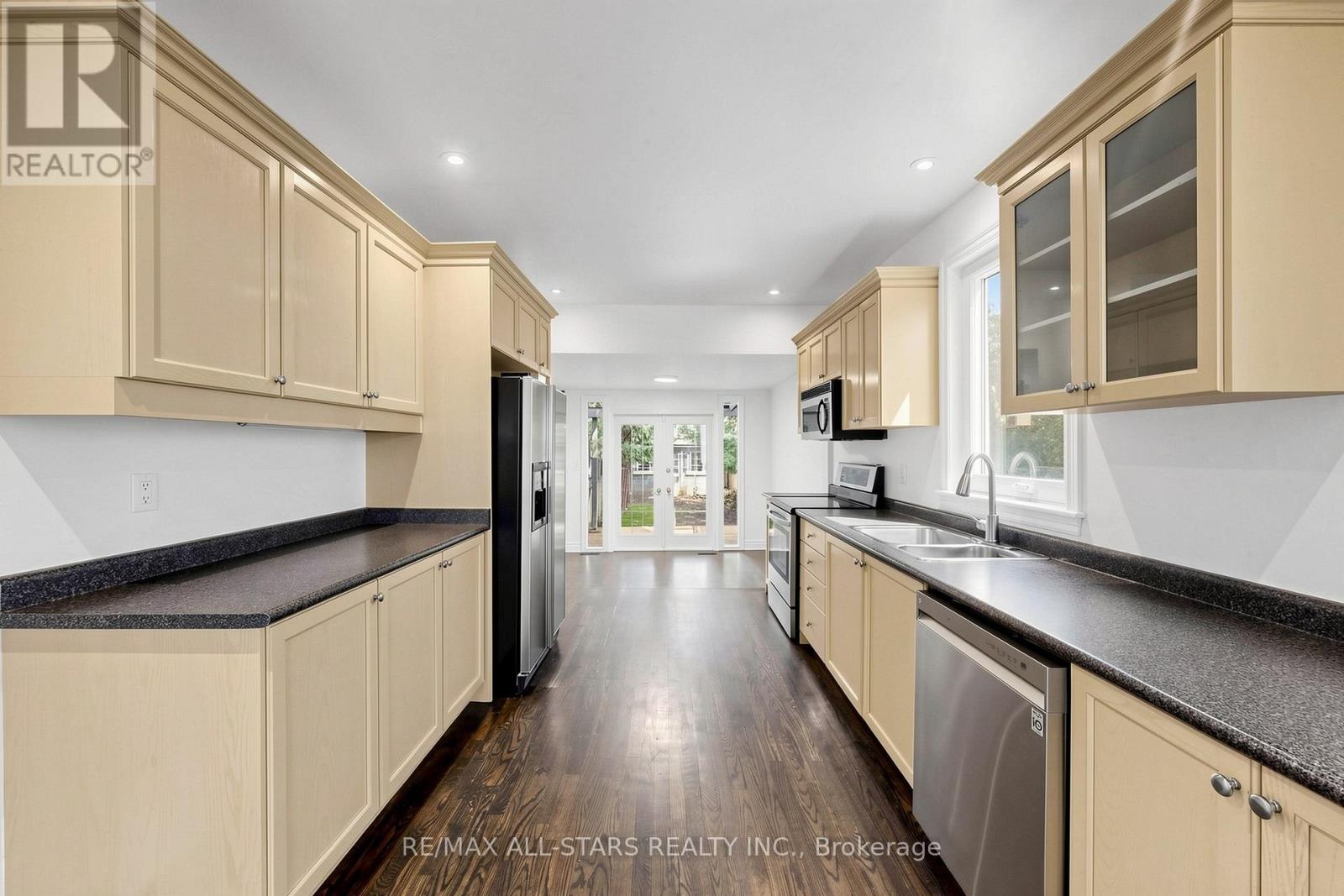 68 Macpherson Avenue, Toronto, Ontario  M5R 1W8 - Photo 8 - C13487144