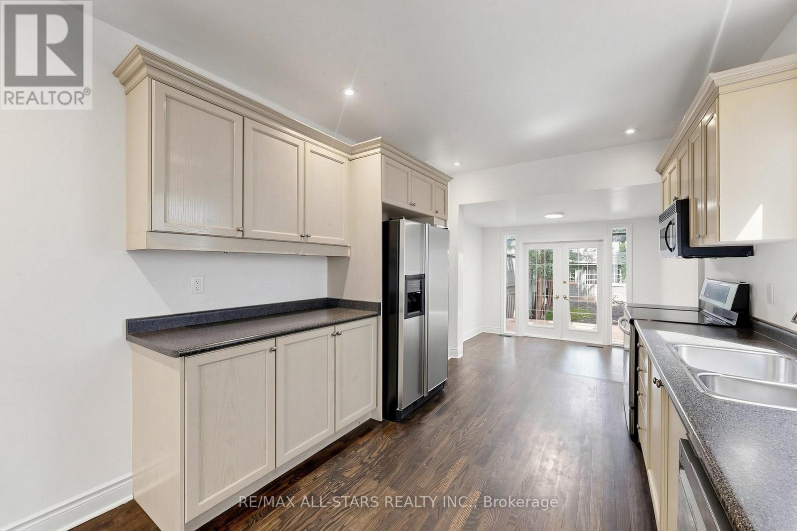 68 Macpherson Avenue, Toronto, Ontario  M5R 1W8 - Photo 7 - C13487144