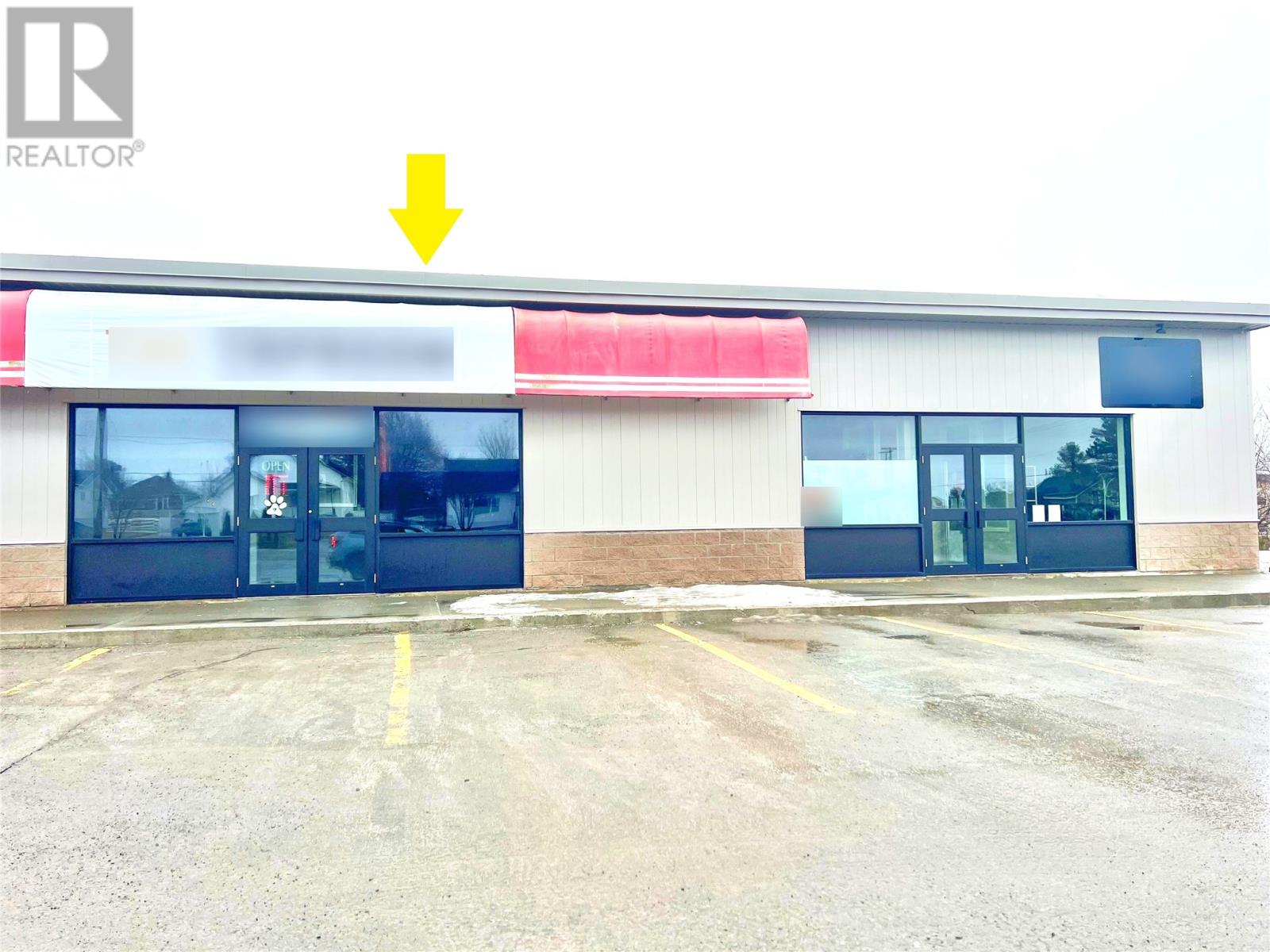 <div class="slider-price">$15 / ft<sup>2</sup></div><p>105 Lincoln Road, Grand Falls-Windsor, Newfoundland & Labrador</p>