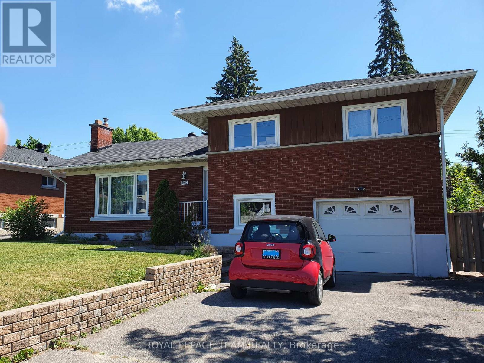 1015 PINECREST ROAD, Ottawa, Ontario