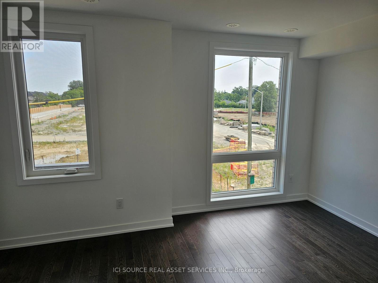 Unit 2 (Upper) - 70 Green Gardens Boulevard, Toronto, Ontario  M6A 2M3 - Photo 7 - C13530714