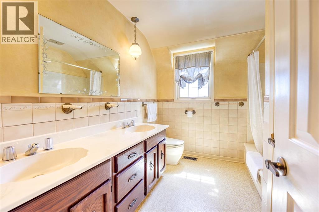 4731 St Clair Parkway, Port Lambton, Ontario  N0P 2B0 - Photo 38 - 26016191