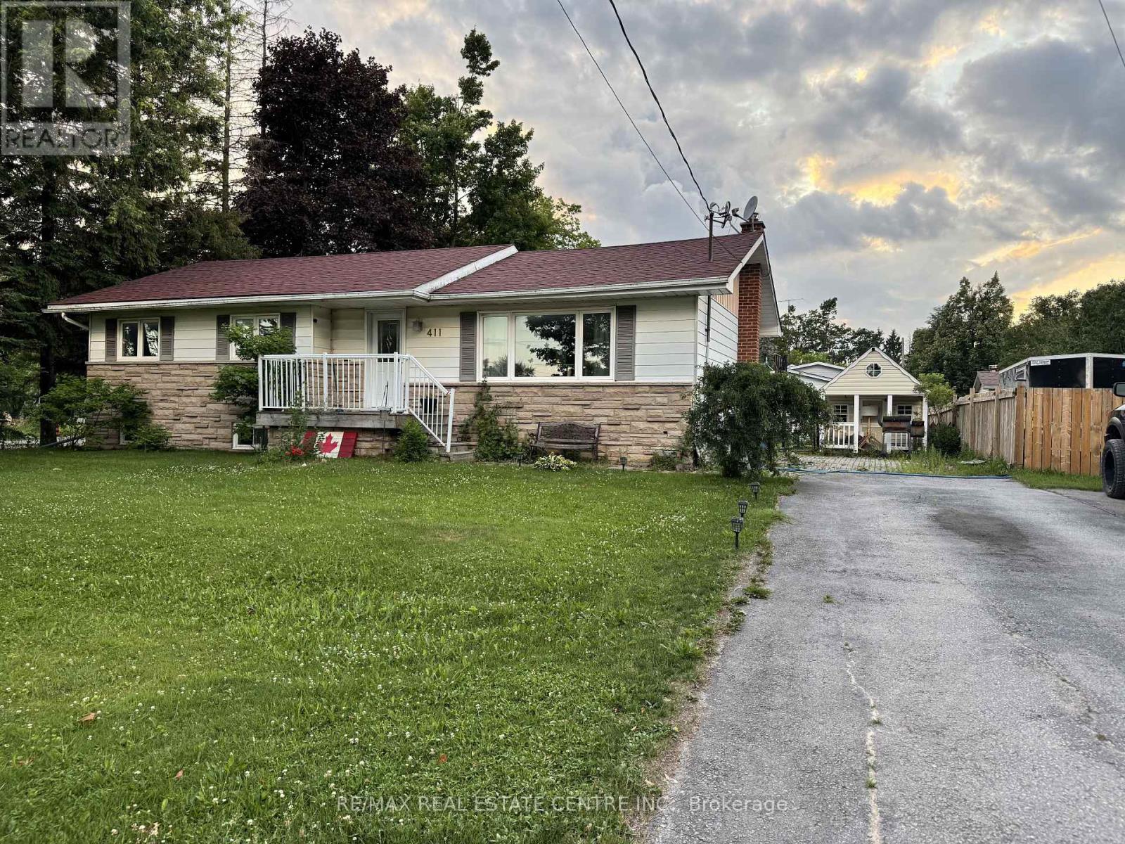 411 MAIN STREET W, Southgate