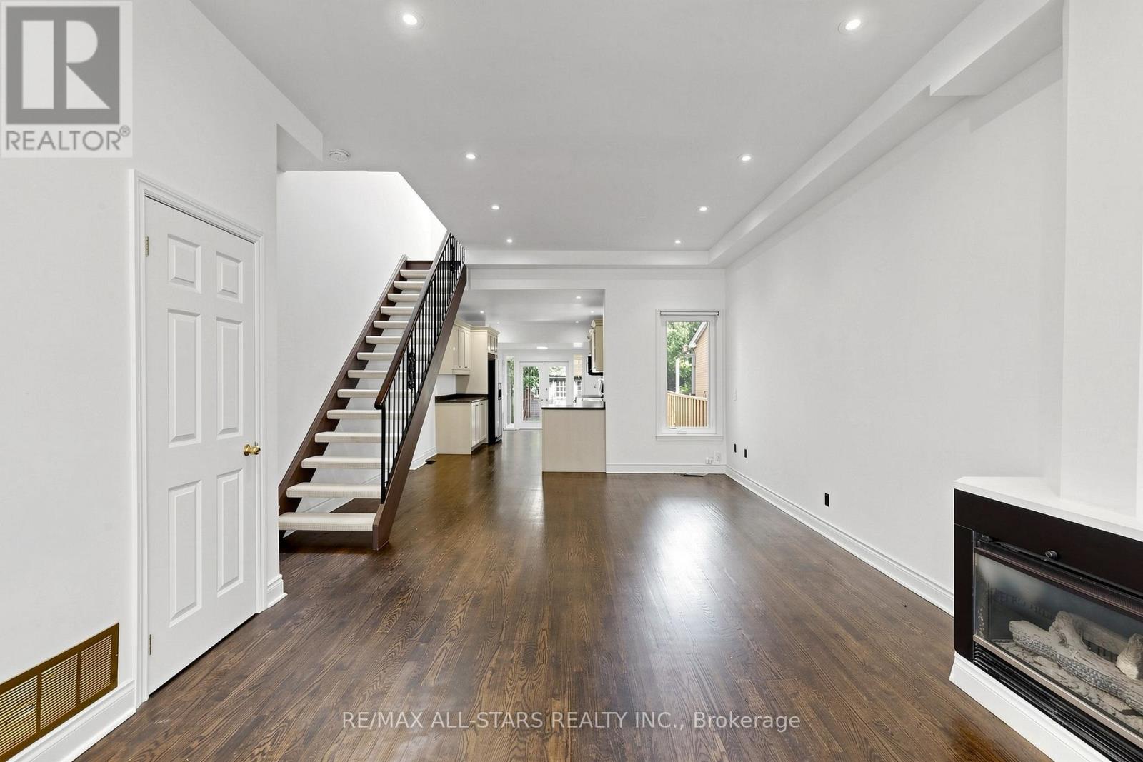 68 MACPHERSON AVENUE, Toronto, Ontario