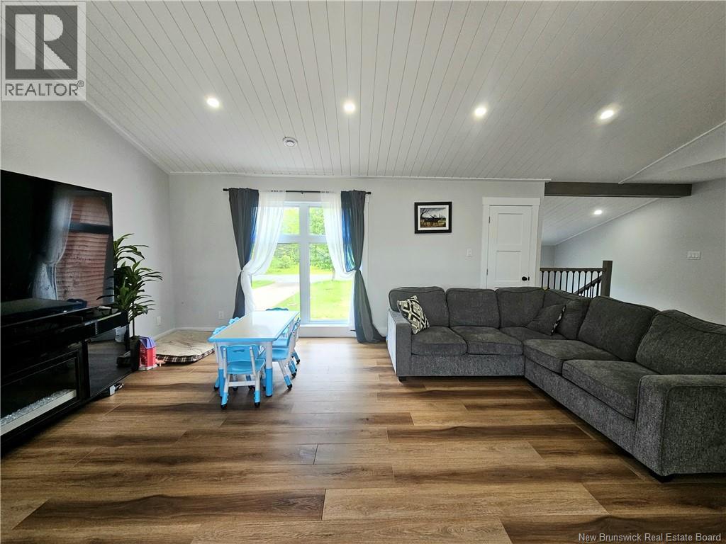 805 Principale, Petit-Paquetville, New Brunswick  E8R 1G9 - Photo 8 - NB142426