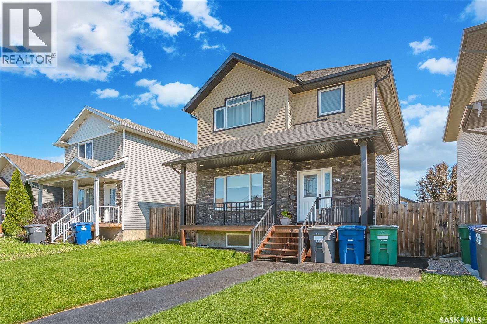 146 West Hampton Boulevard, Saskatoon, Saskatchewan  S7R 0B8 - Photo 2 - SK041696
