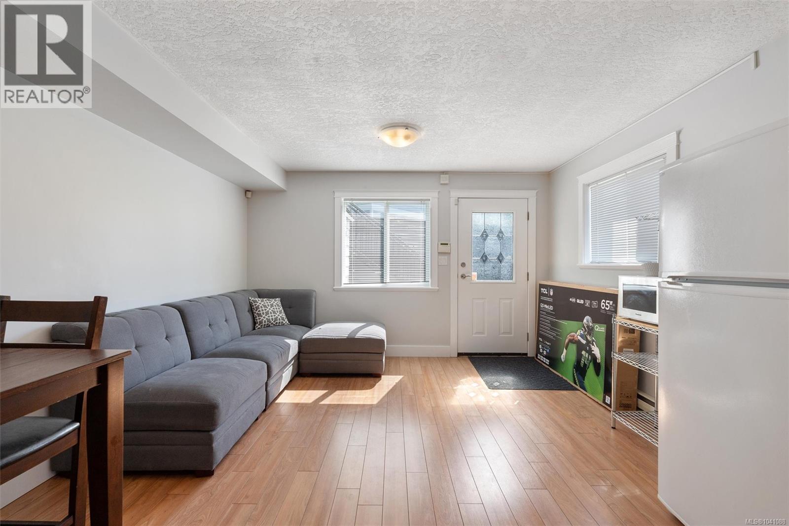 Listing image 65
