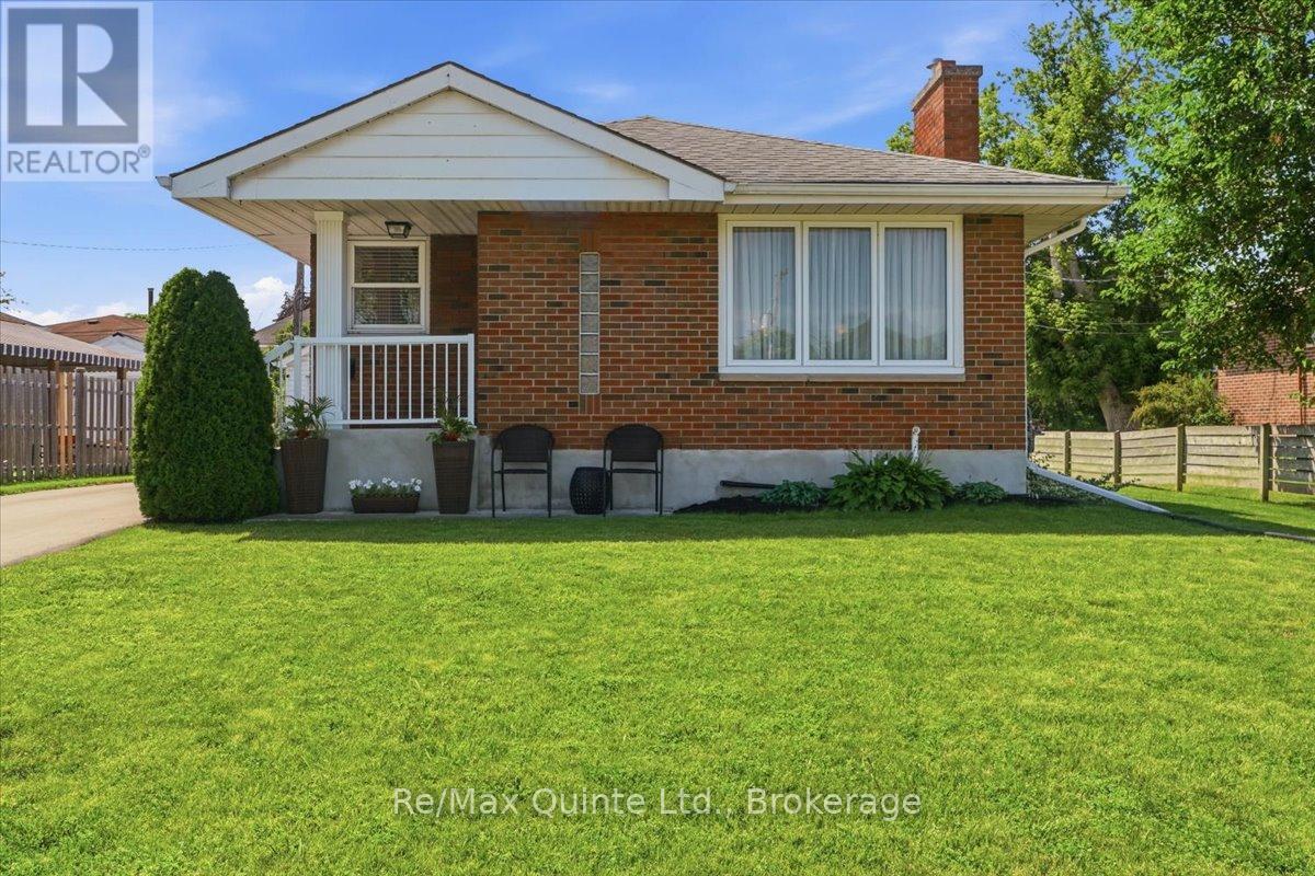 4 Gould Street, Quinte West, Ontario  K8V 1Y6 - Photo 2 - X13530984