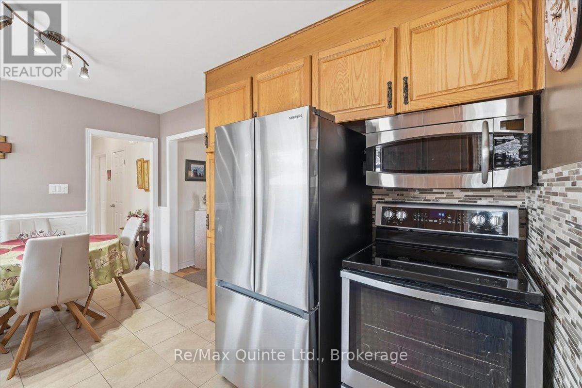 4 Gould Street, Quinte West, Ontario  K8V 1Y6 - Photo 4 - X13530984